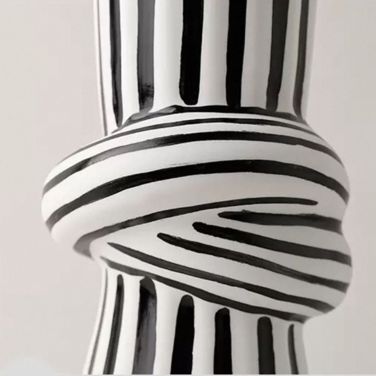 Bow Tie Decorative Vase Set